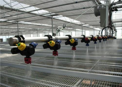 温室移动喷灌机在农业大棚中受接待的缘故原由是什么？